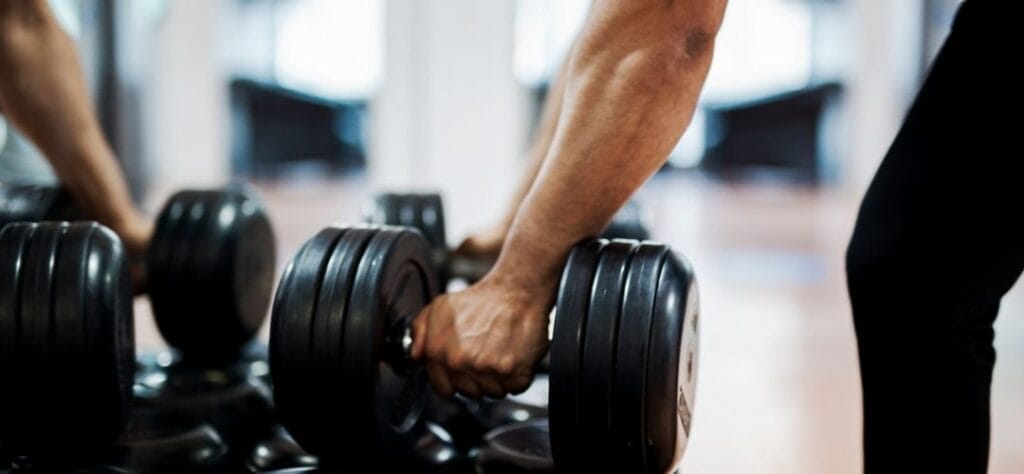 Functional Strength Training vs Traditional Training 2 What's the difference between strength training and functional training?